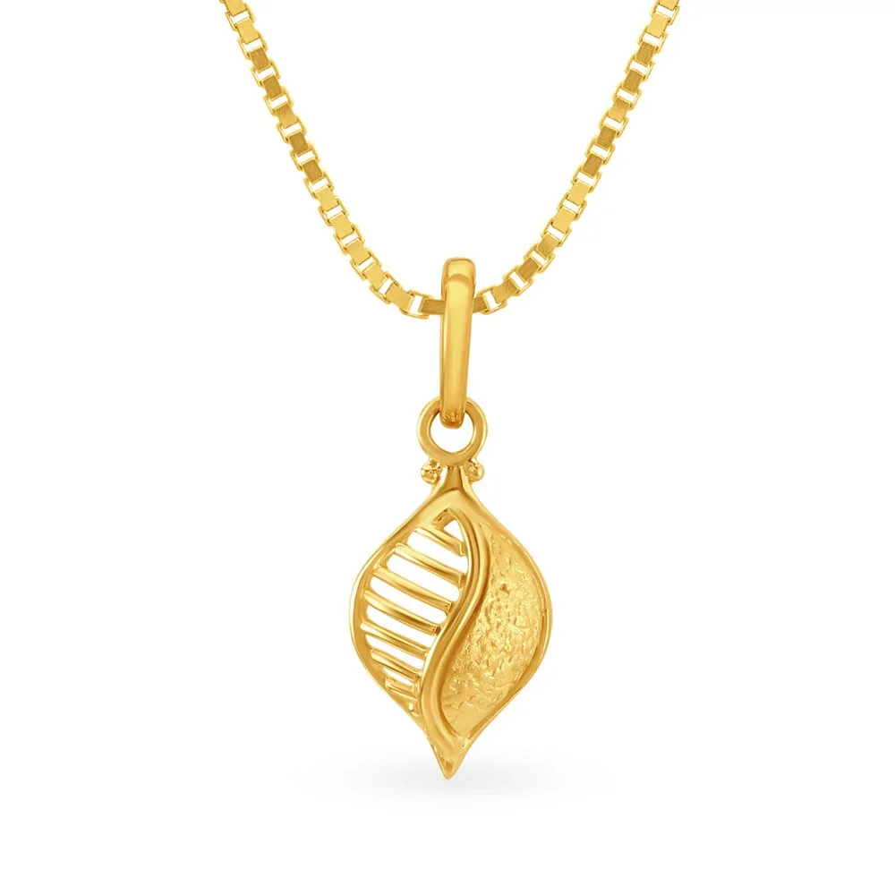Elegant Gold Leaf Pendant